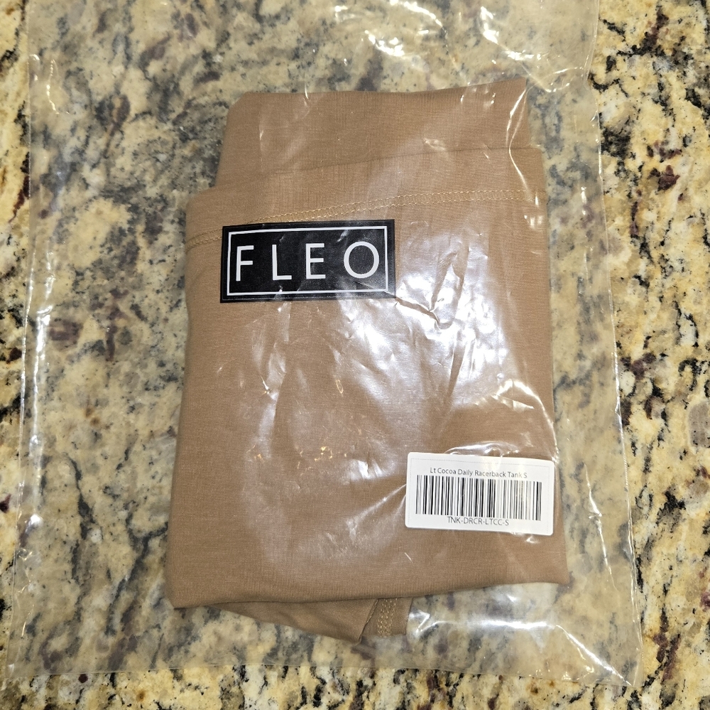 NIB FLEO Daily Racerback Tank Light Size Small - Picture 5 of 5